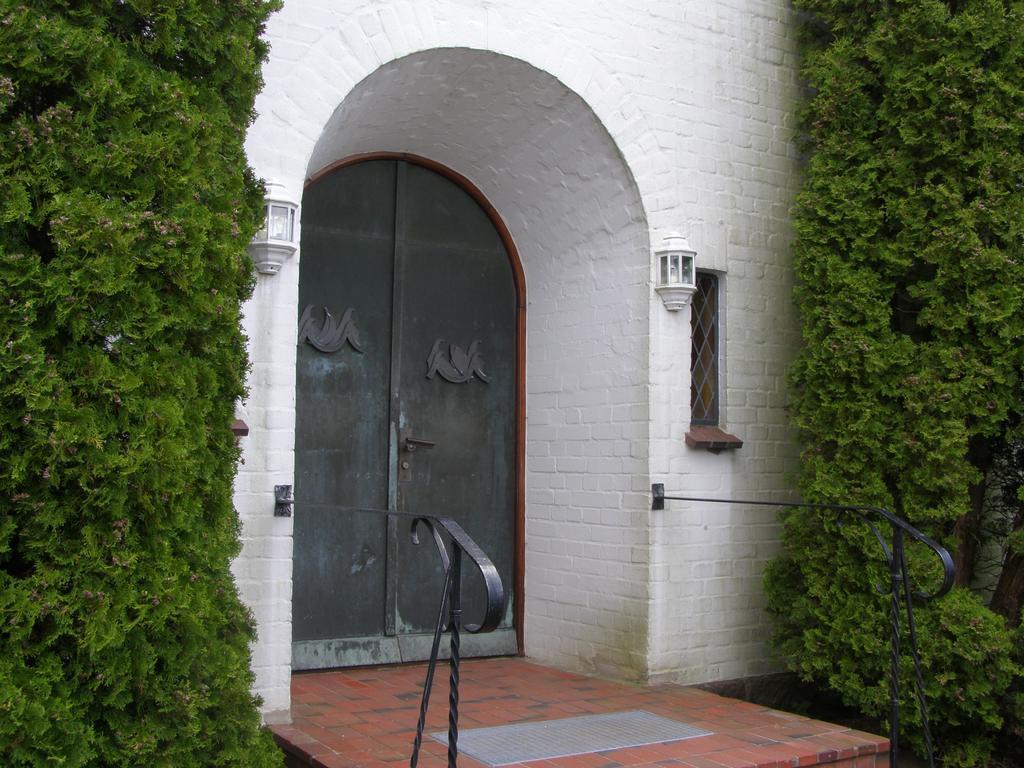 Hotel Faehrhaus Niederkleveez Bosdorf  Экстерьер фото