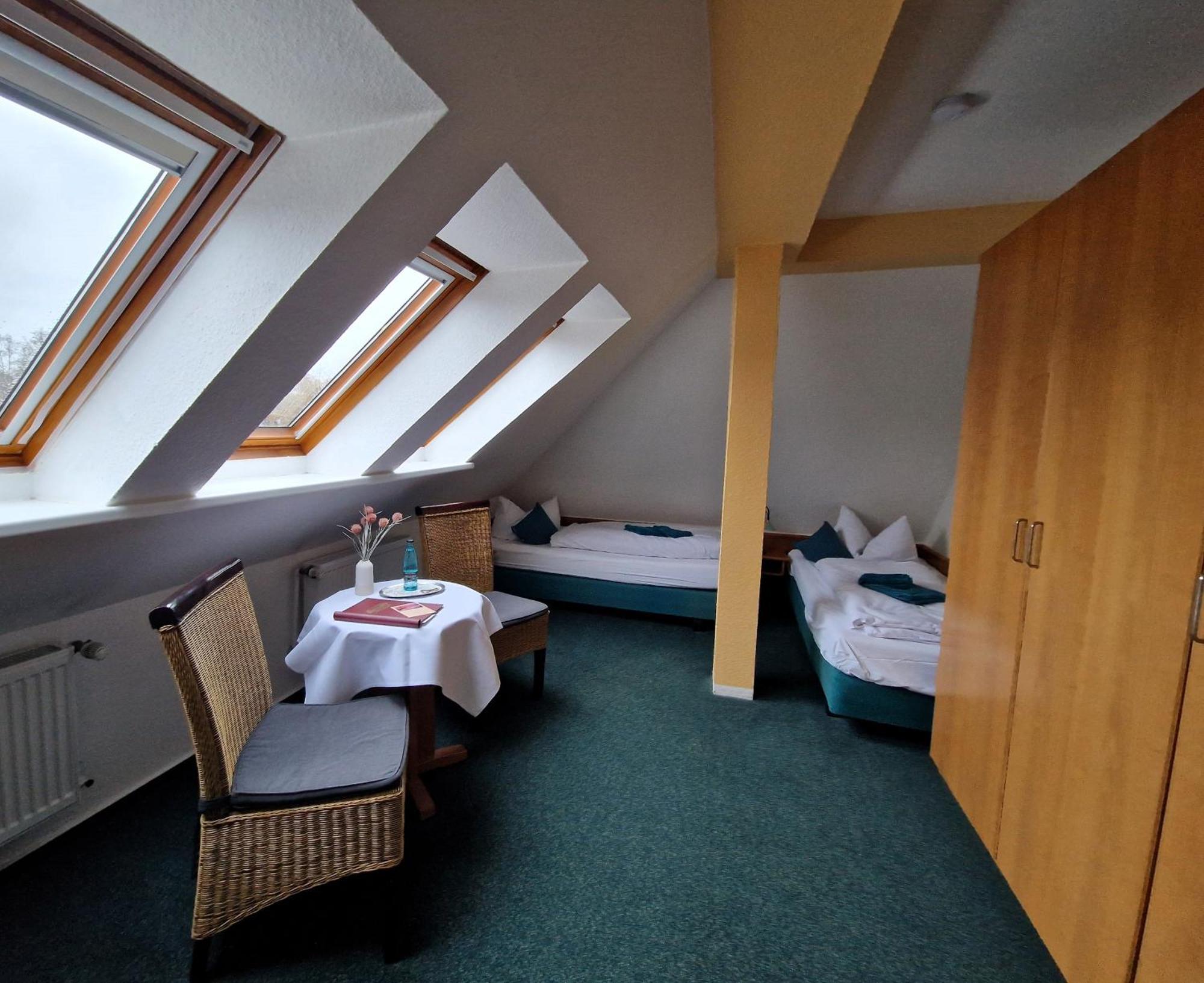 Hotel Fahrhaus Niederkleveez Bosdorf  Экстерьер фото