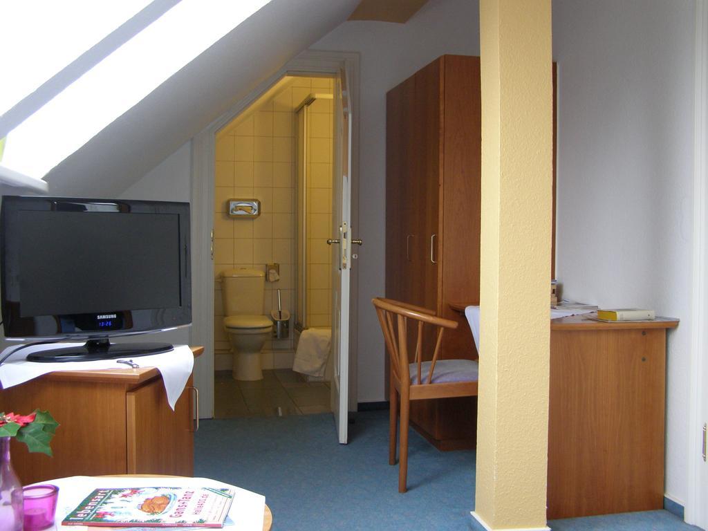Hotel Faehrhaus Niederkleveez Bosdorf  Номер фото