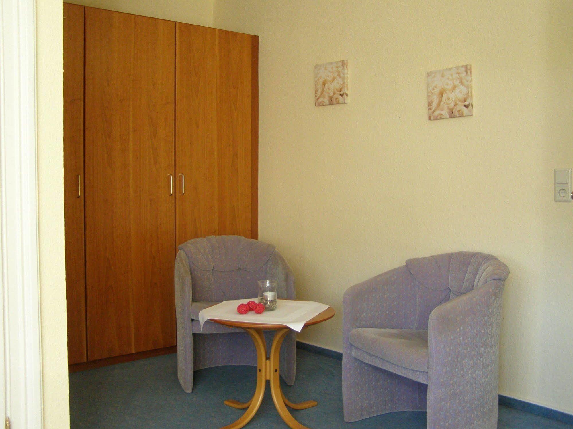 Hotel Faehrhaus Niederkleveez Bosdorf  Экстерьер фото