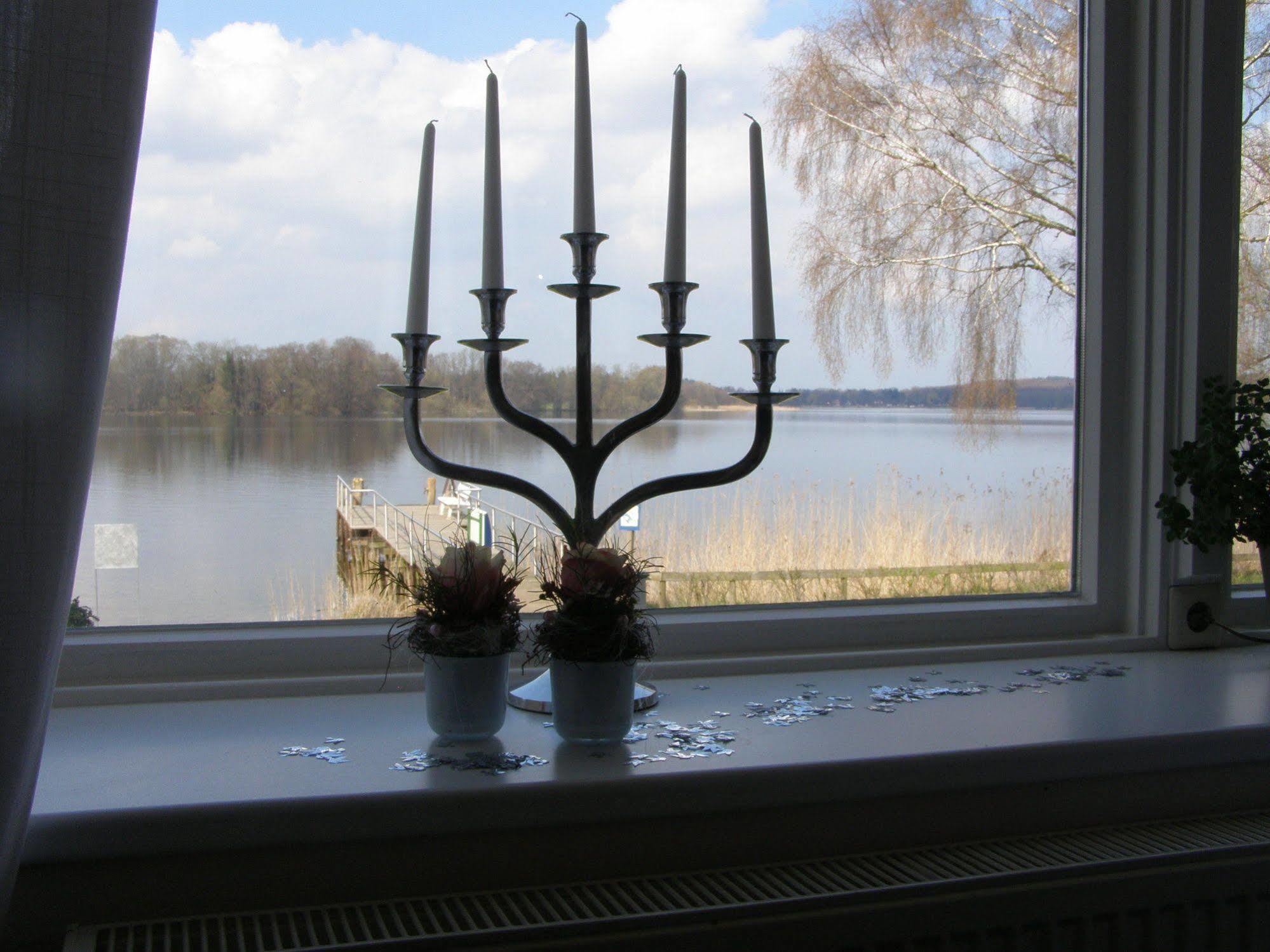 Hotel Faehrhaus Niederkleveez Bosdorf  Экстерьер фото